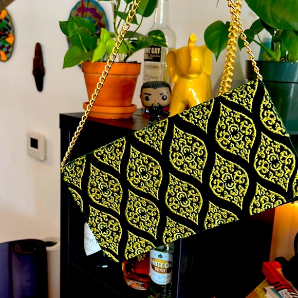 Boho Vibes - Green Embroidered Clutch Purse - Picture 1 of 6